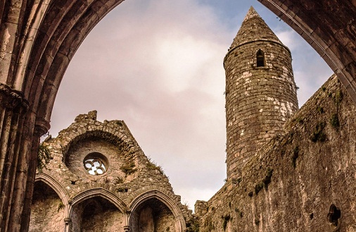 Rock-Of-Cashel-Buildings.jpg