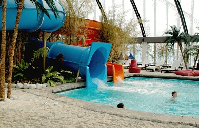 Khan-Shatyr-Entertainment-Center-WaterSlides.jpg