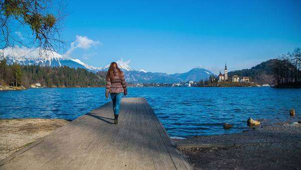 walking-around-the-Bled-lake.jpg