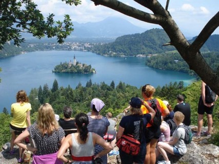 Hiking-on-the-Bled-lake.jpg