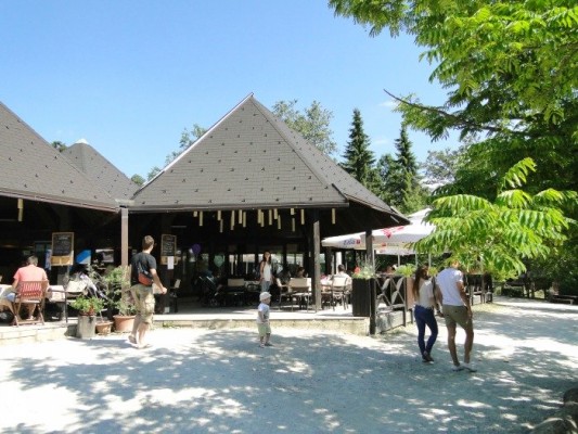 ljubljana-zoo-restaurant1.jpg