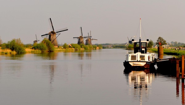 Kinderdijk-Windmills-BoatTour.jpg