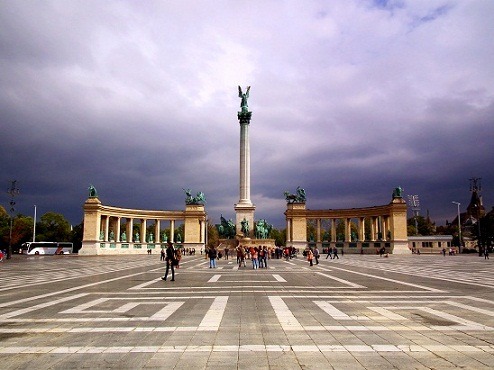 heroes-square-budapest-3.jpg