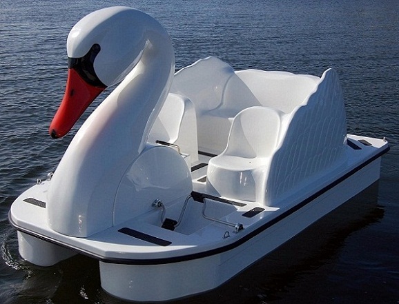 Lake-Eola-Park-SwanBoat.jpg