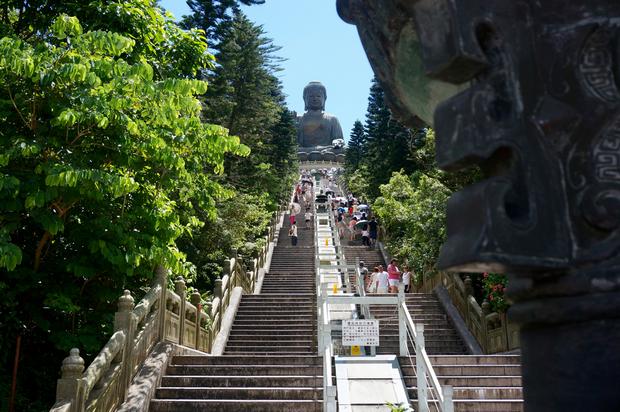 Tian-Tan-Buddha-3.jpg