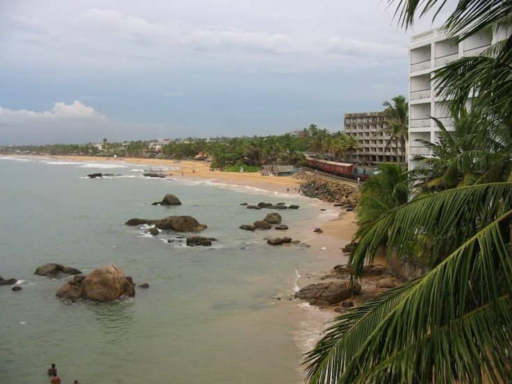 Mount-Lavinia-Beach-3-min.jpg