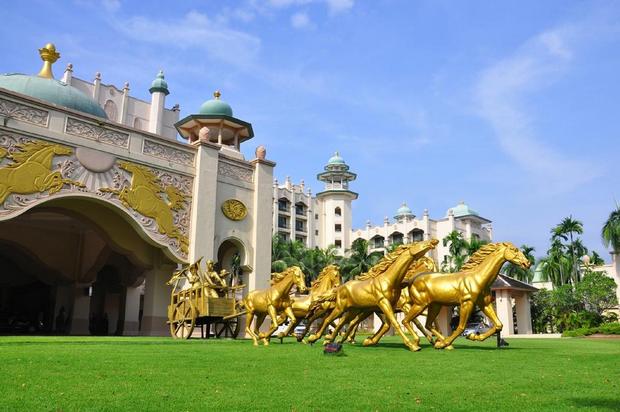 palace-of-the-golden-horses-selangor-2.jpg