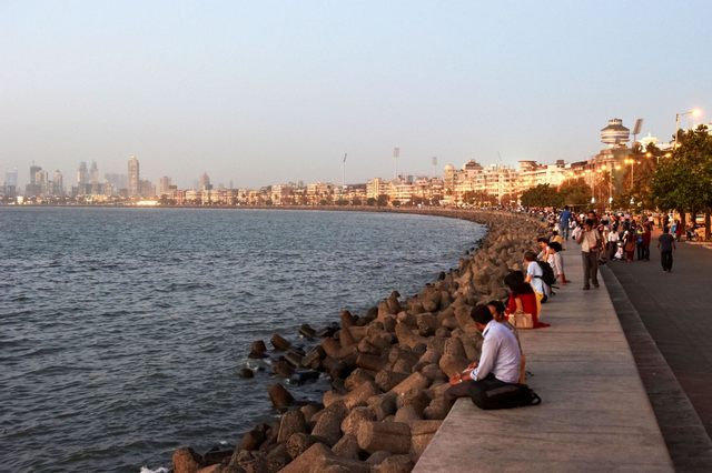 chowpatty-beach-mumbai-2.jpg