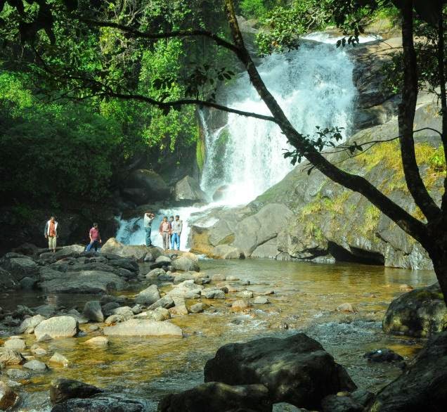 1554923518_14_lakkom-waterfalls-munnar.jpg