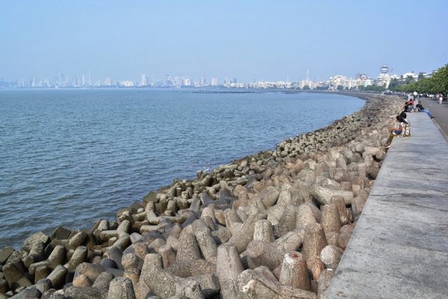 chowpatty-beach-mumbai.jpg