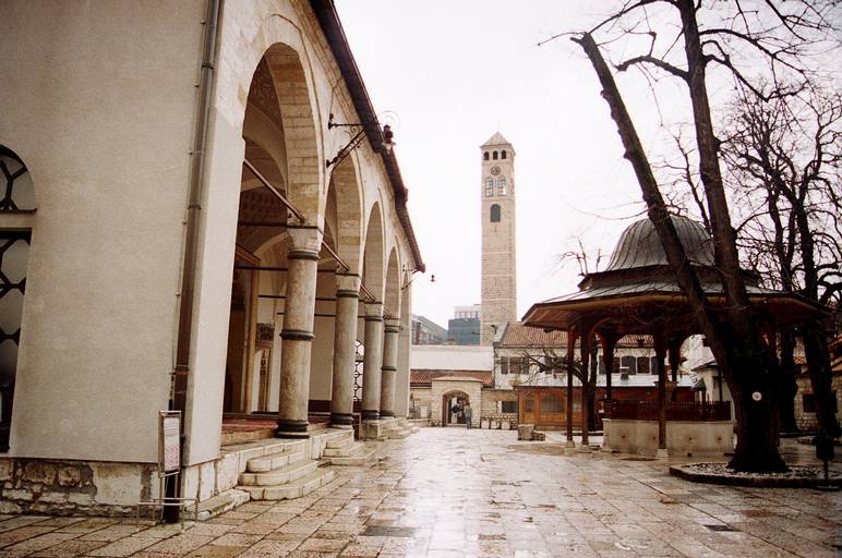 Gazi-Husrev-beg-Mosque1.jpg