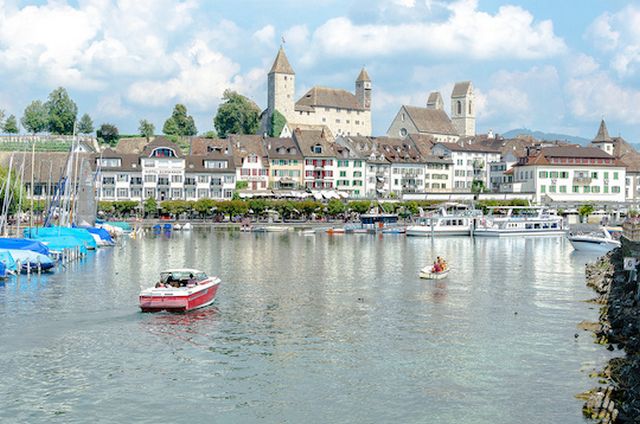 Lake-Zurich-boating-1.jpg