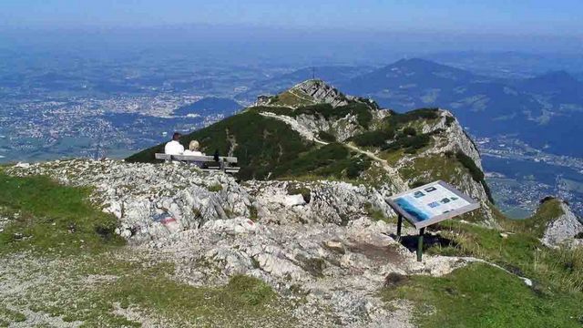 Cable-car-Untersbergbahn-1-1.jpg