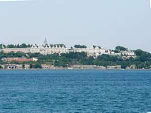 260px-Topkapi_Palace_Bospho.jpg