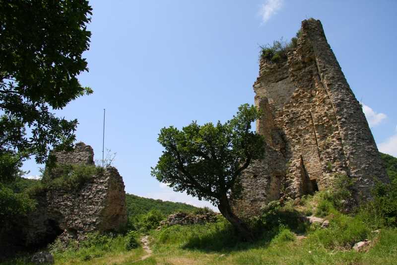 peters-castel-borjomi.jpg