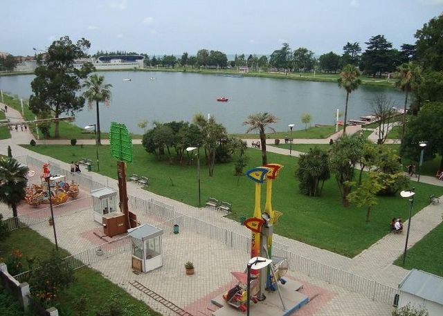 6-May-Park-batumi.jpg