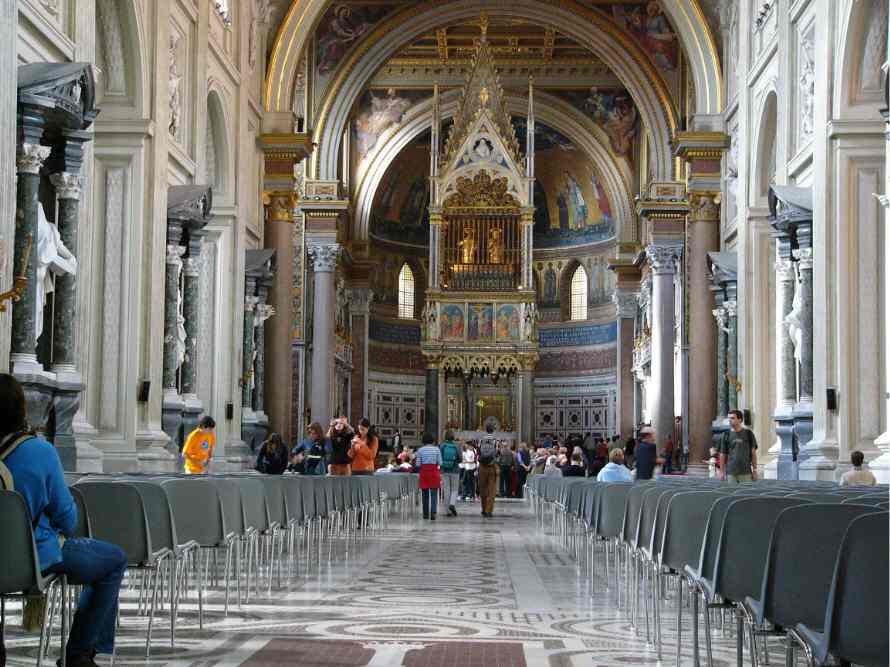 Archbasilica-of-St.-John-Lateran1.jpg