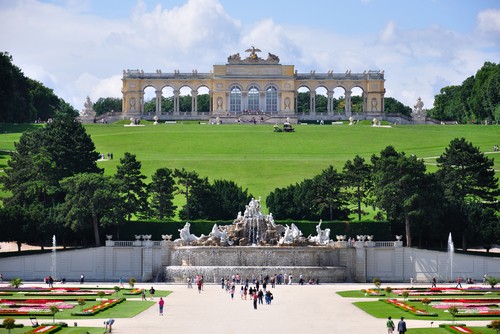 Schonbrunn-Palace1.jpg