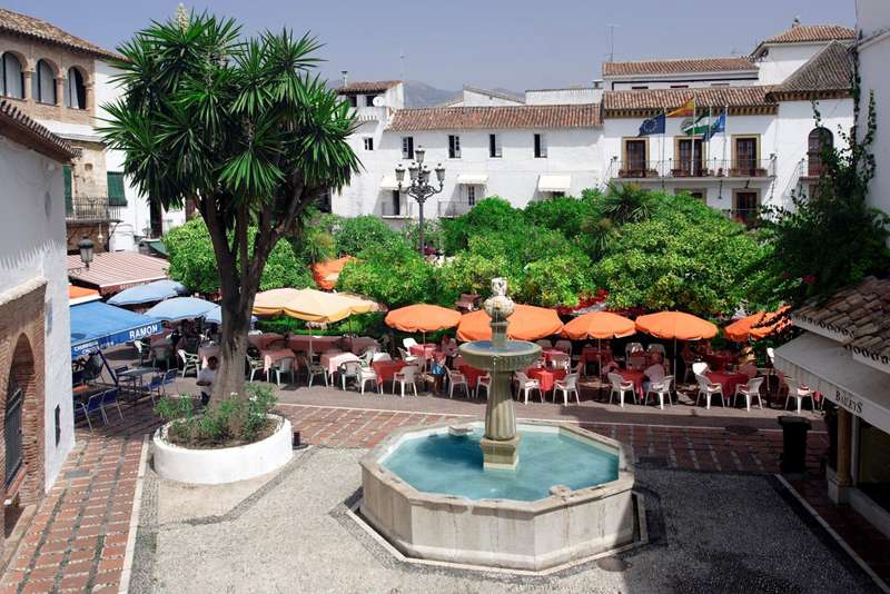 Plaza-de-los-Naranjos-1-1.jpg