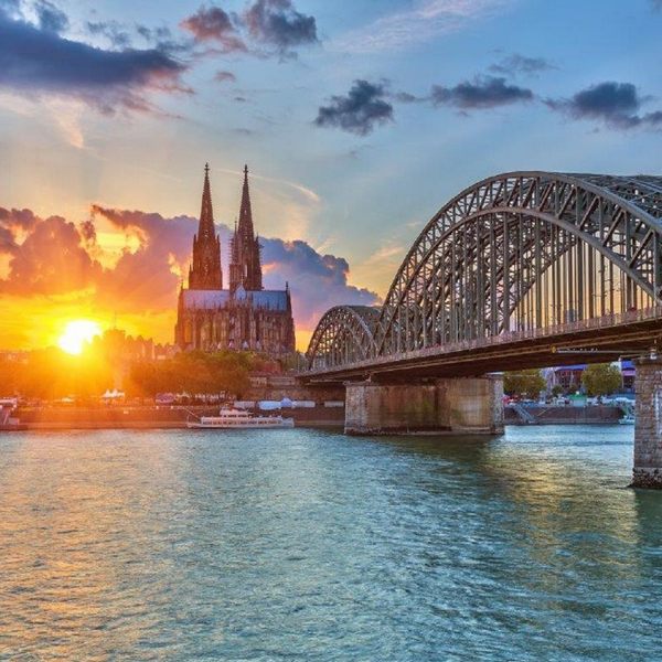 hohenzollern-bridge-cologne-3.jpg