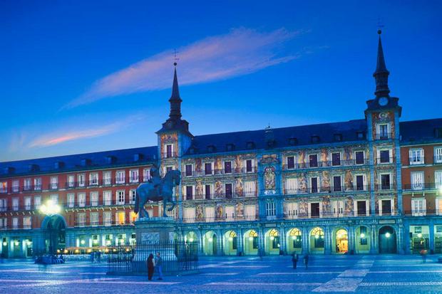 plaza-mayor-de-Madrid-2.jpg