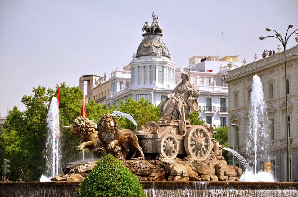 Fuente-de-La-Diosa-Cibeles-4.jpg