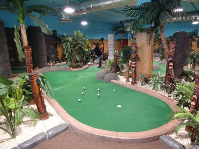 adventure-island-mini-golf-birmingham-2.jpg