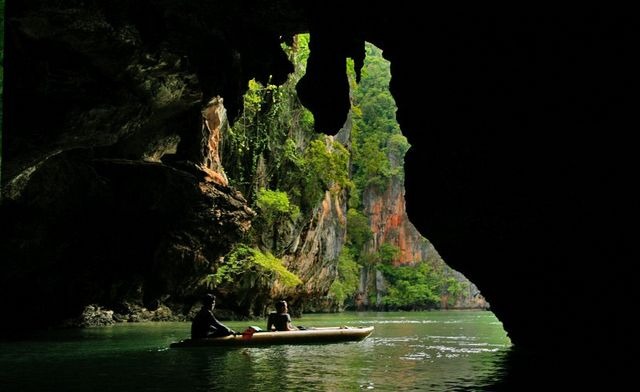 Phang-Nga-Bay-2.jpg