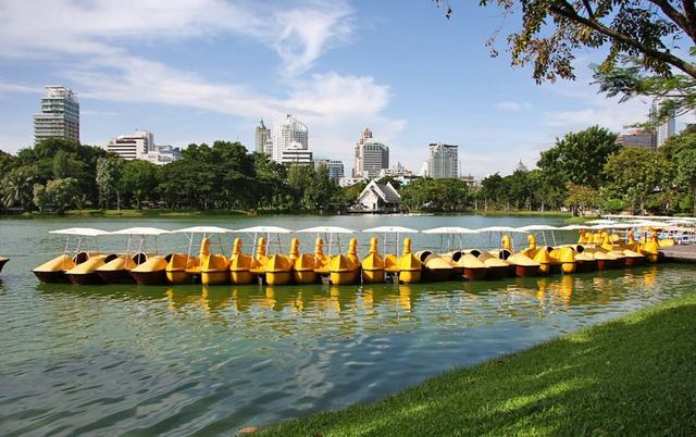 lumpini-park-silom-1.jpg