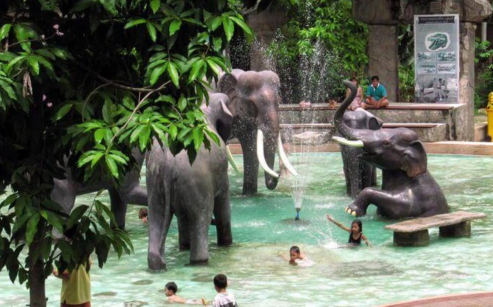 dusit-zoo-bangkok-play-land.jpg