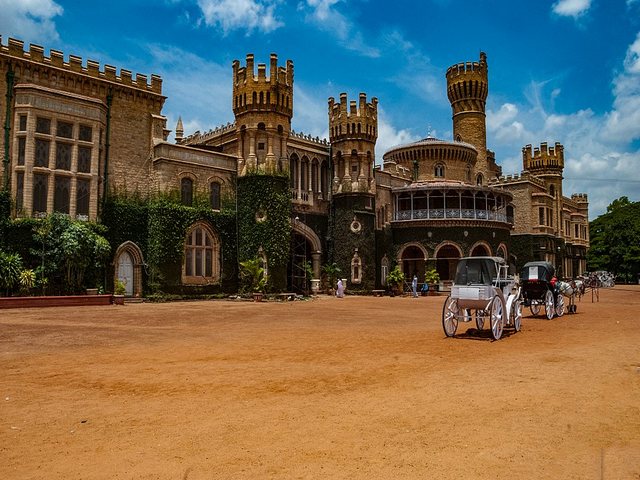 Bangalore-Palace-HorseCarts.jpg