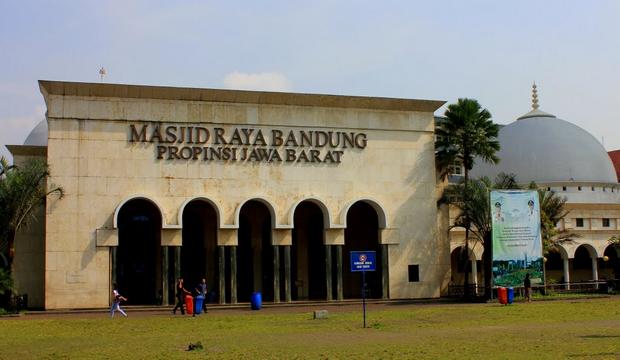 masjid-raya-bandung-2.jpg