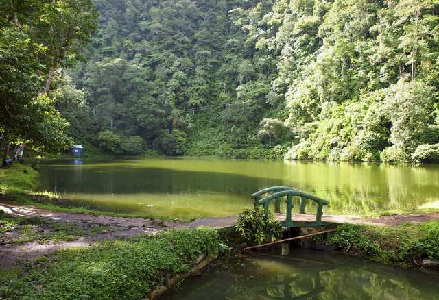 telaga-warna-puncak-2.jpg