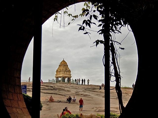 Lal-Bagh-GeologicalMonument.jpg