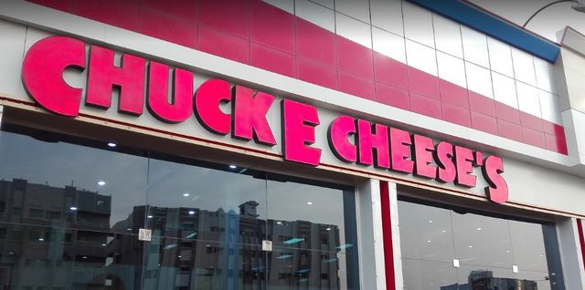 Chuck-E.-Cheese%E2%80%99s.jpg