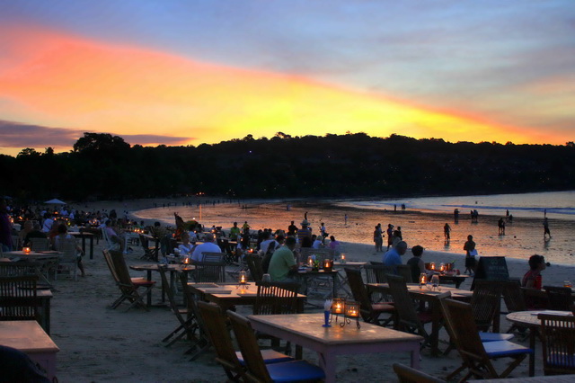 jimbaran-beach-bali-1.jpg