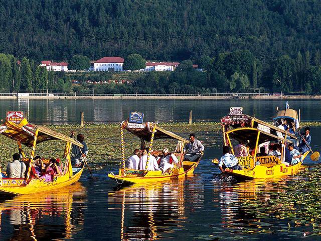 dal-lake-kashmir-2.jpg