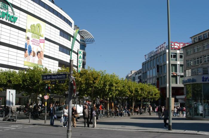 zeil-street-frankfurt-2.jpg