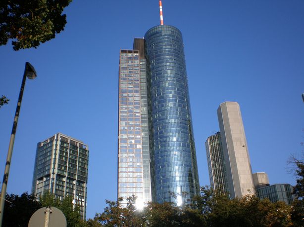 Main-tower-frankfurt-1.jpg