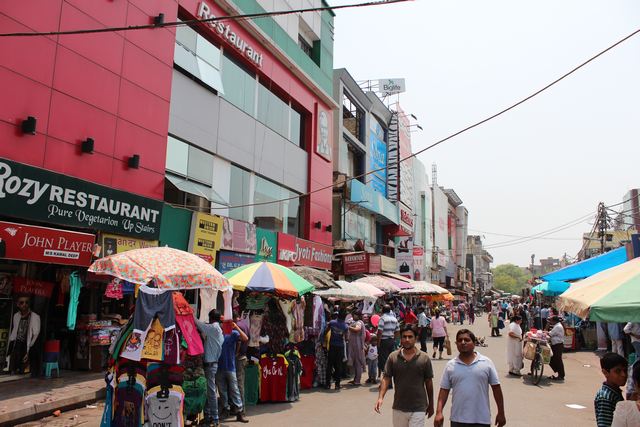 new-delhi-markets-3.jpg