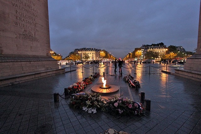 France-Paris-Arc-de-Trionphe-Unknown-Soldier-L.jpg