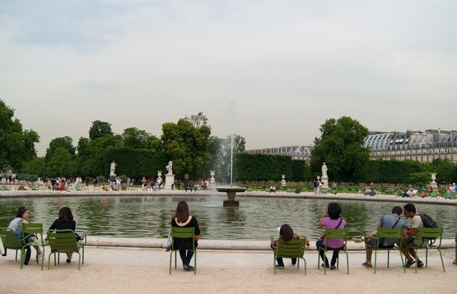 tuileries-garden-paris-4.jpg