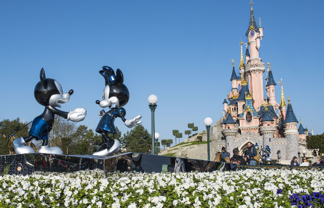 Disneyland-Paris-Mickey-et-Minnie.jpg