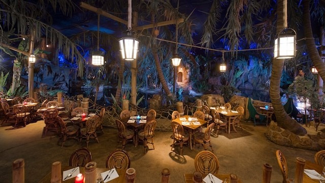 blue-lagoon-restaurant-disneyland.jpg