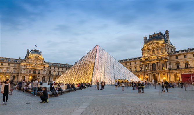 paris-louvre-museum.jpg