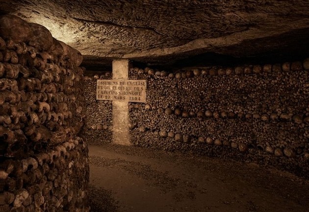 catacombes-de-paris.jpg