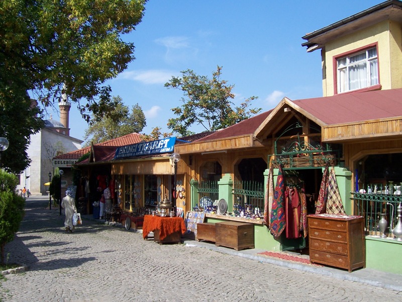 1927550-bursa-yesil-camii-antika-dukkanlari-sok1.jpg