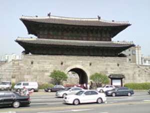 230px-Korea-Seoul-Dongdaemun_gate.jpg