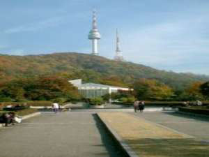 230px-Korea_seoul_tower.jpg