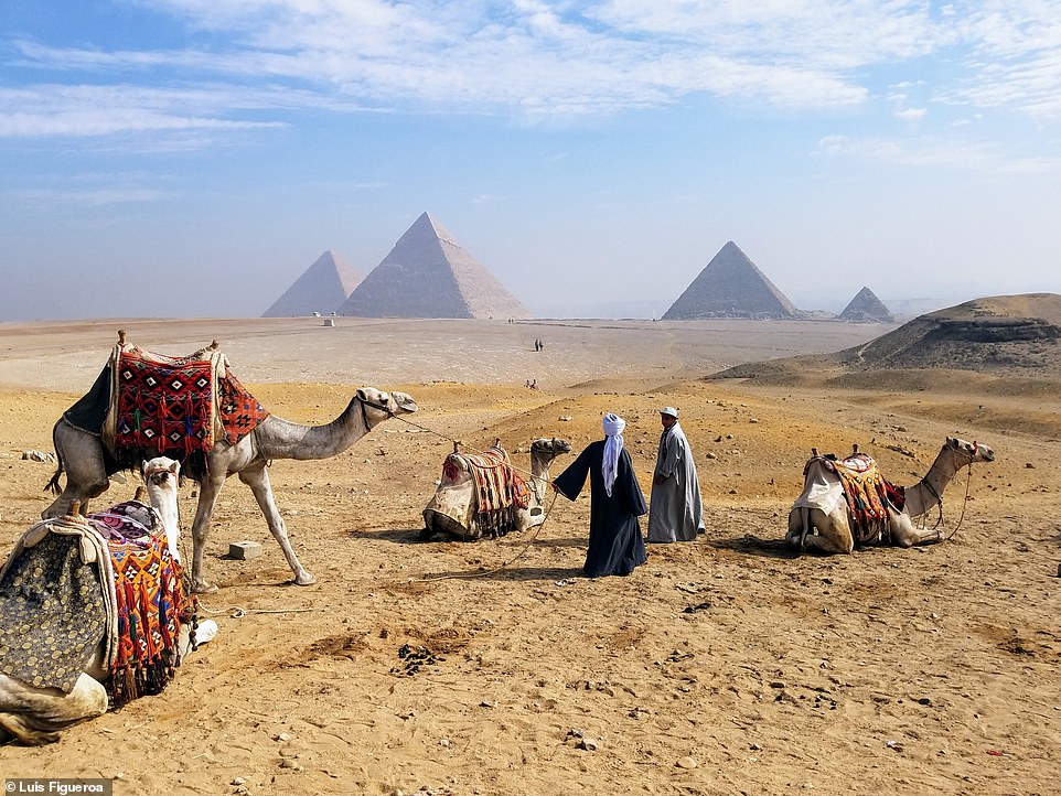 his_stunning_image_of_the_Egypt-a-60_1550247273101.jpg